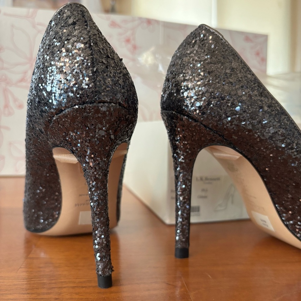 NWT LK Bennett Fern Glitter Metallic Sparkle Gray Court Heels Spain 39.5/US 9.5 - Picture 3 of 8